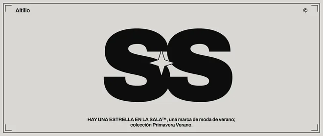 Monograma de dos eses superpuestas con una estrella recortada, dentro de un cuadro con esquinas marcadas
