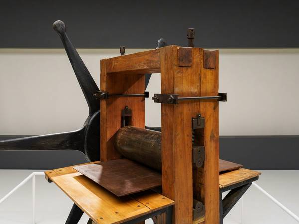 Prensa de imprenta antigua, de madera