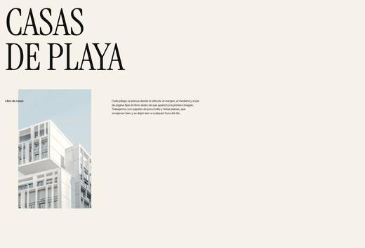 Página con el título «Casas de playa» en serifa y una fotografía de una casa blanca