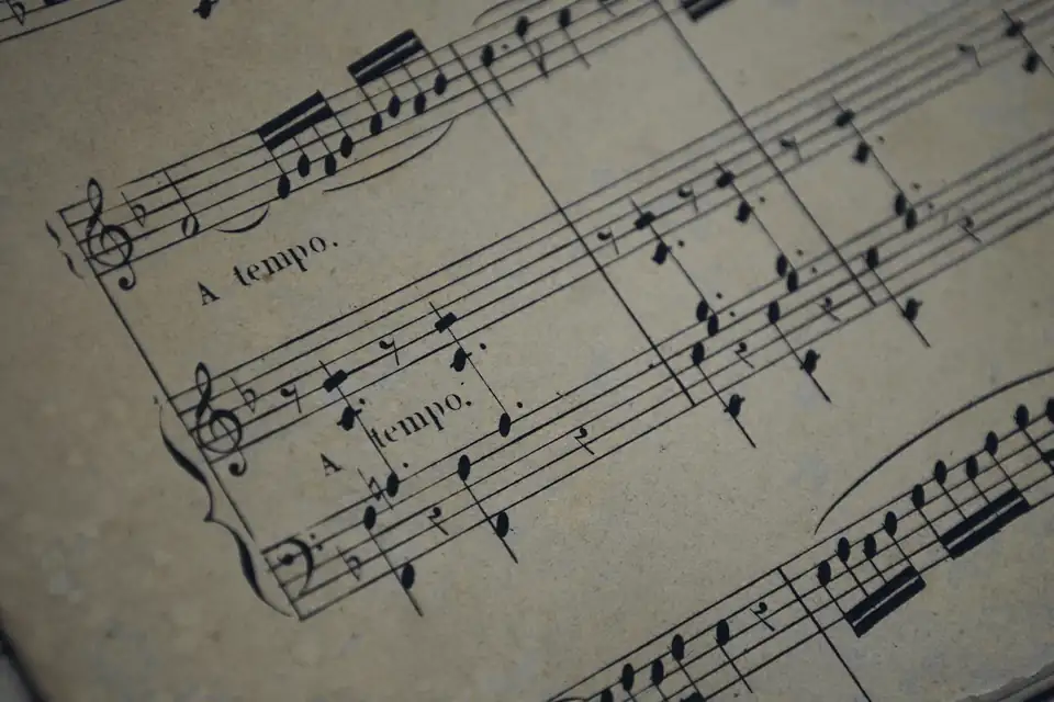 Partitura antigua con indicaciones de tiempo
